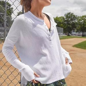 OFFLINE By Aerie Wow! Waffle Henley T-Shirt NWT